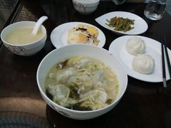 -浅深(世茂滨江精品店)