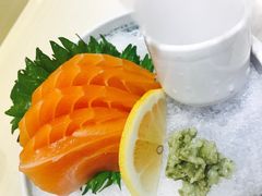 三文鱼刺身-小句号·精致料理(江南环球港店)