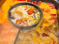 -老牌坊云南鱼豆花火锅(爱建店)
