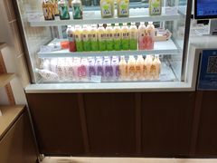 面包甜点陈列柜-奈雪的茶(新天地广场PRO店)