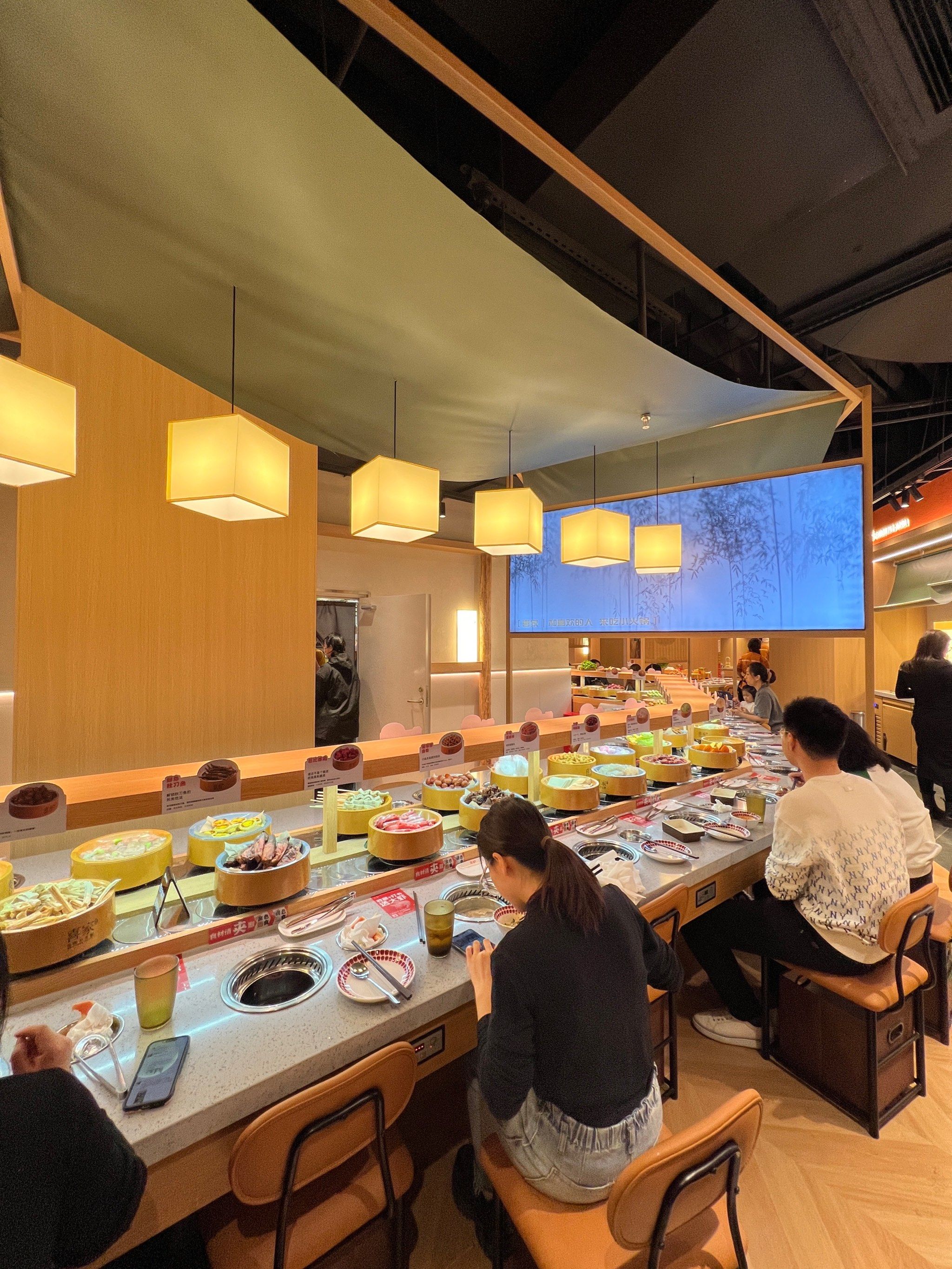 沈阳新开的自助旋转小火锅 单人单锅59.9r一位