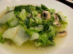青菜炒蘑菇-大牌大·传统杭帮菜(湖滨店)