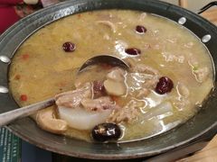 -霄汉牛三鲜湖北砂锅菜(万松园2店)