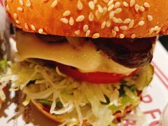 -The Habit Burger Grill 哈比特汉堡(复兴soho店)