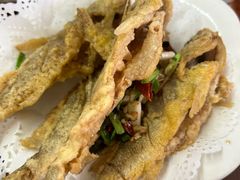 -胡子饮食店