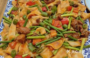 Double Pepper Chicken with Hand-Rolled Noodles