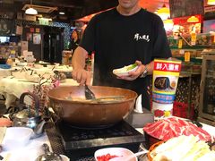 -鲜入围煮花胶鸡海鲜火锅