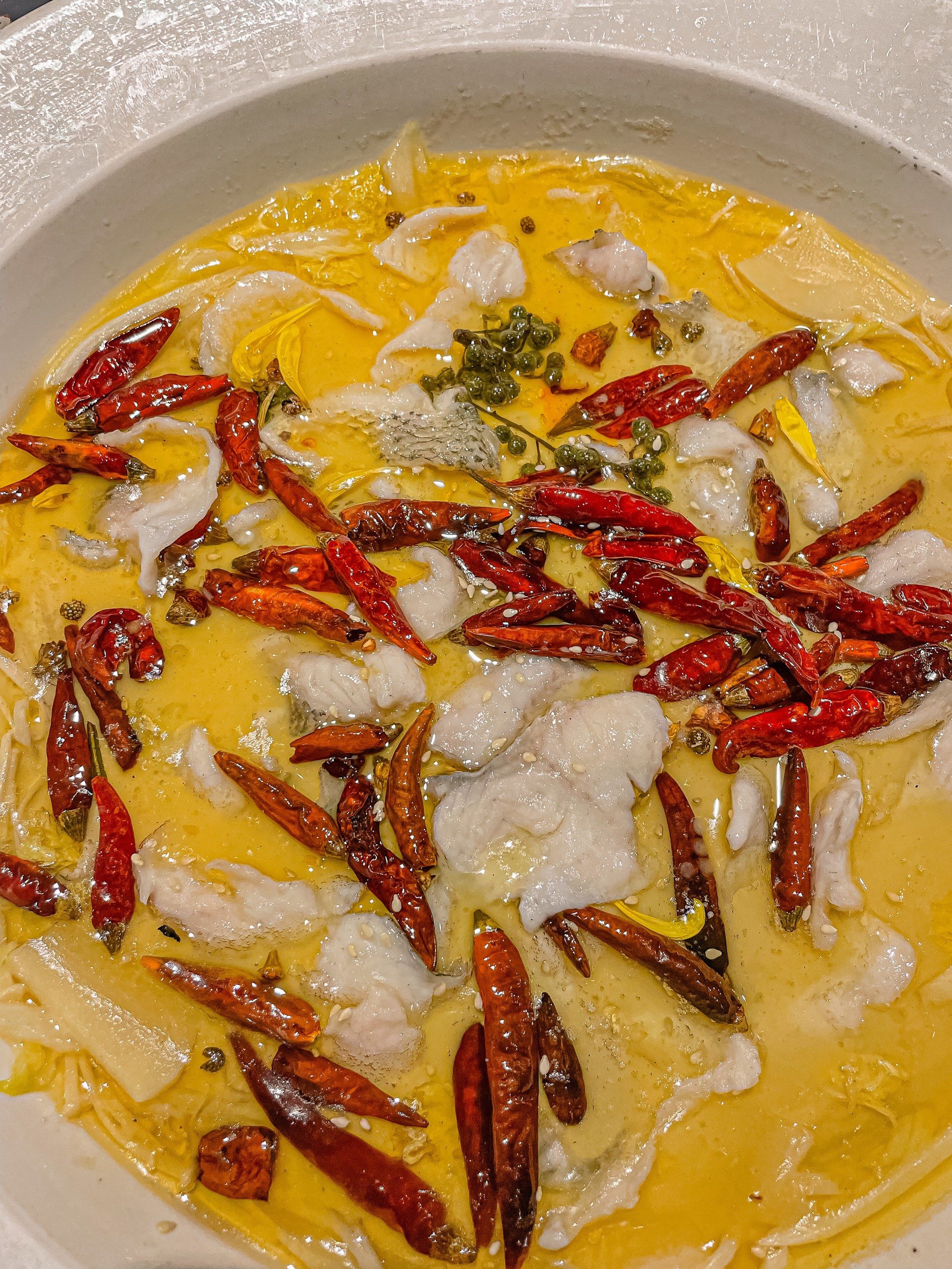 关于我坐穿地铁一号线就为了这一口酸笋鱼