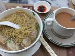 雲吞面＋熱奶茶-黄枝记(议事亭前地店)