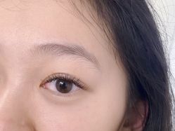 -花岐款式专研健康美甲沙龙