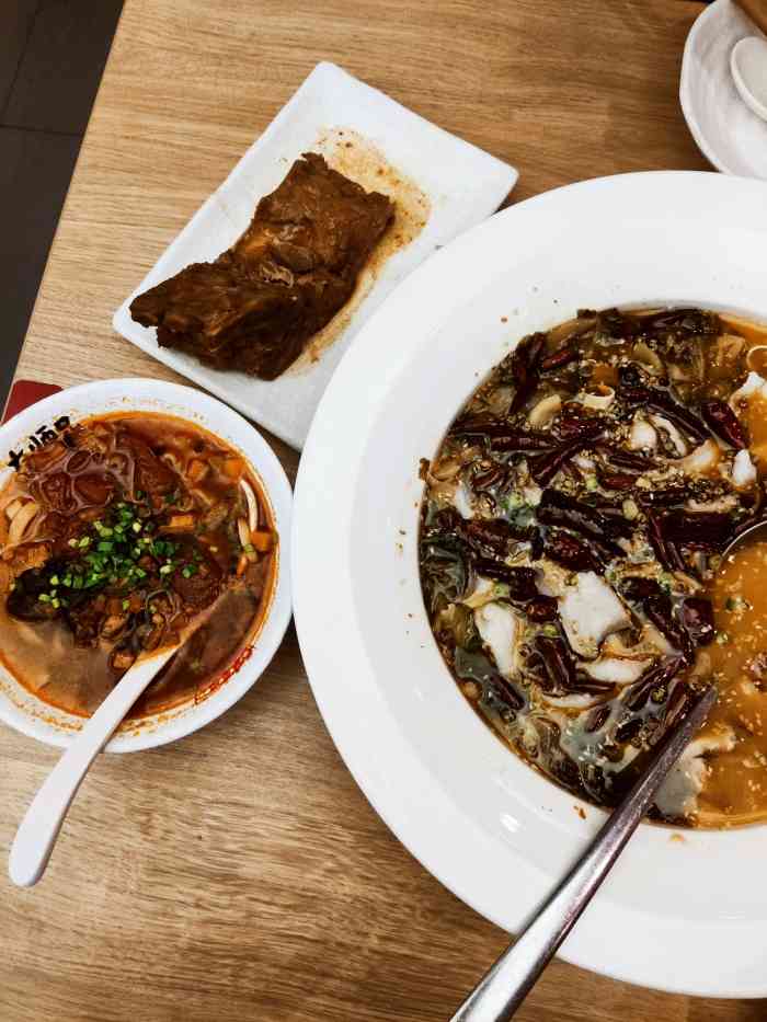 大师兄·手工面·西北菜(万胜广场店)-"作为一个资深的吃货来说,万胜