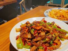 -柴窝堡22号辣子鸡·传承新疆菜