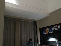 -深圳宝安体育馆希尔顿欢朋酒店