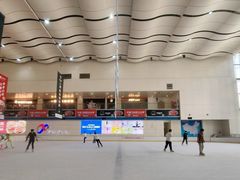 -冰纷万象滑冰场(赣州华润万象城店)