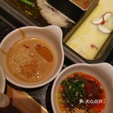 好久没有去吃火锅啦，最近可以堂食就和小伙伴去了巴奴火