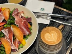 拿铁咖啡-THE WOODS 简餐 (国贸商城店)
