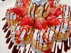 新鲜草莓乐园松饼-StayReal Cafe(长宁来福士广场东八区店)