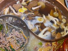 -洱火云南酸菜牛肉火锅(石景山当代商城店)