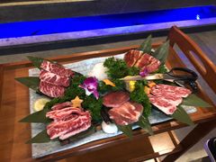 黑牛六拼-明洞阿姨·韩式酱蟹烤肉·创意料理(三元桥店)