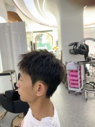 -MOVAN  HAIR莫凡匠人发型屋