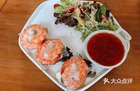 Fresh Shrimp Salad Spring Rolls