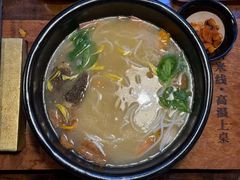 -银米·云南传统过桥米线(双廊黑金冠店)