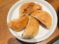 玫瑰鲜花饼-云海肴·汽锅鸡·云南菜(苏州中心店)