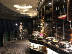 自助取餐区-广州花园酒店·凌璇阁旋转餐厅CAROUSEL360