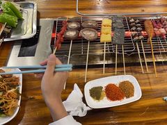 -哈尔滨小酒馆·鲜肉现穿自助烧烤(康新花园店)