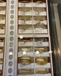 -菜百首饰店(东方新天地店)