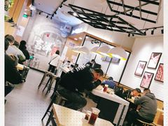 大堂-吉祥馄饨(虹桥火车站店)