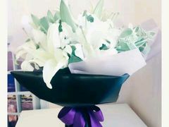 -花间阁鲜花气球连锁(两路口上清寺急市救中心店)