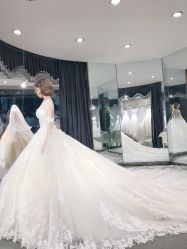 -艾米丽婚纱礼服