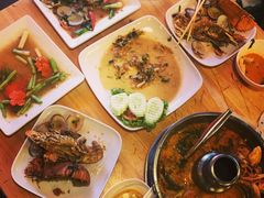 -J Daeng Seafood