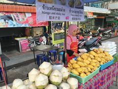 -芒果糯米饭摊子