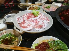 -茅草房·河畔园林火锅