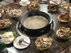 -菌海森林·非遗野生菌火锅(西山区滇池路摩根道店)