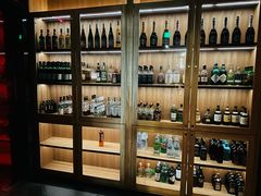 -FOUR PLAY BAR