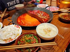 -萍姐火锅·公路夜市(武汉首店)