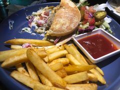 牛肉汉堡-Famous肥猫墨西哥音乐餐吧(五棵松华熙LIVE店)