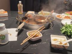-魁牛·潮汕牛肉自助火锅(沈辽路万达店)