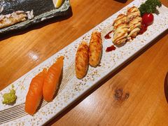 三文鱼手握拼盘-鸟鸣门屋台料理(金帝银泰店)