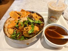 -红鼻子桂林米粉(金唐新光界店)