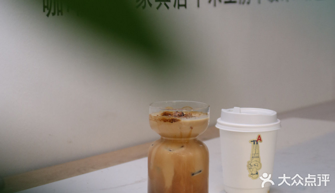 昆明|咖啡店×木工家具屋 非正常 非低调👓