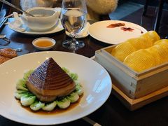 金牌扣肉配玉米饼-杭州西子湖四季酒店·金沙厅