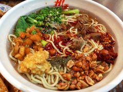 -爆炸头阿姨小四川正宗川味小吃(无任何分店)