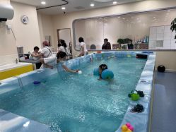 -四季宝贝婴幼儿水育成长中心(陆家嘴店)