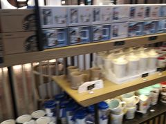 自助取餐区-星巴克(浦东机场T2到达店)