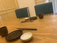 餐具摆设-一本钓鲔鱼屋