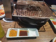 -明洞阿姨·韩式酱蟹烤肉·创意料理(三元桥店)